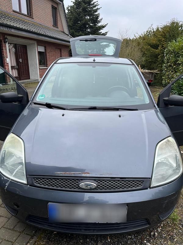 Gebraucht Ford Fiesta 60 PS (44 kW) 2005 Grau Kleinwagen