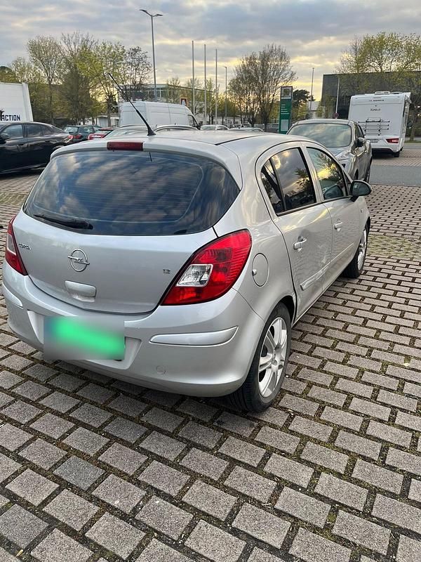 Gebraucht Opel Corsa 80 PS (58 kW) 2007 Silber Kleinwagen