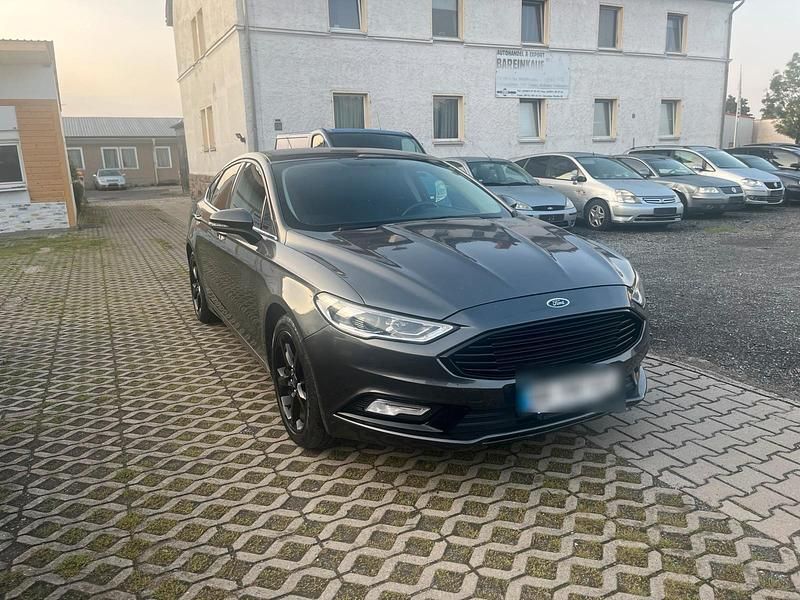 Silber Gebraucht 2017 Ford Fusion Limousine | 10.000 € - Bild 1/4