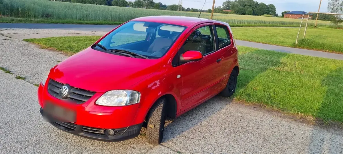 Gebraucht VW Fox Style 60 PS (44 kW) 2011 Rot Kleinwagen