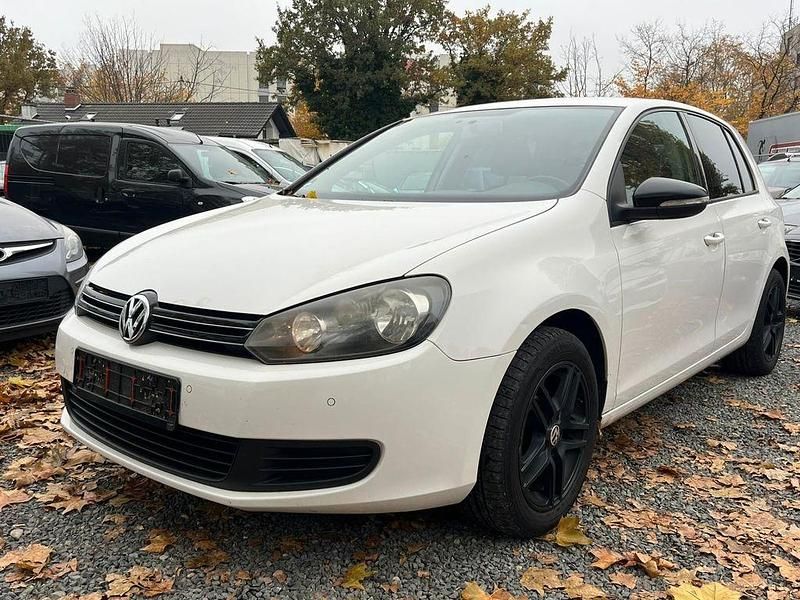 Weiß Gebraucht 2011 VW Golf VI Comfortline Limousine | 3.890 € (Fairer Preis) - Bild 1/4