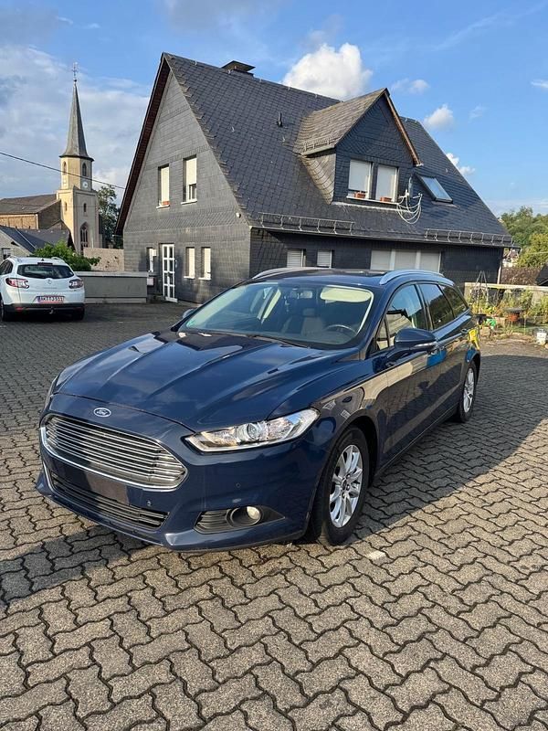 Blau Gebraucht 2018 Ford Mondeo Kombi | 8.999 € (Guter Preis) - Bild 1/4