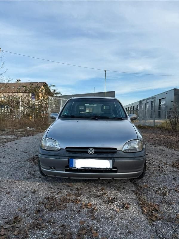 Silber Gebraucht 1996 Opel Corsa Kleinwagen | 400 € (Guter Preis) - Bild 1/4