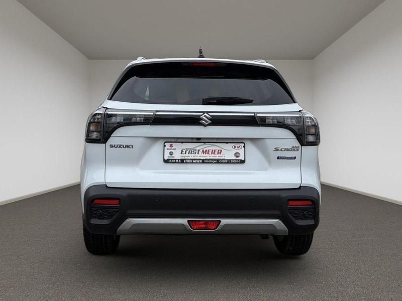 Gebraucht Suzuki SX4 S-Cross Comfort 129 PS (94 kW) 2022 Pearl cool white metallic (metallic) SUV