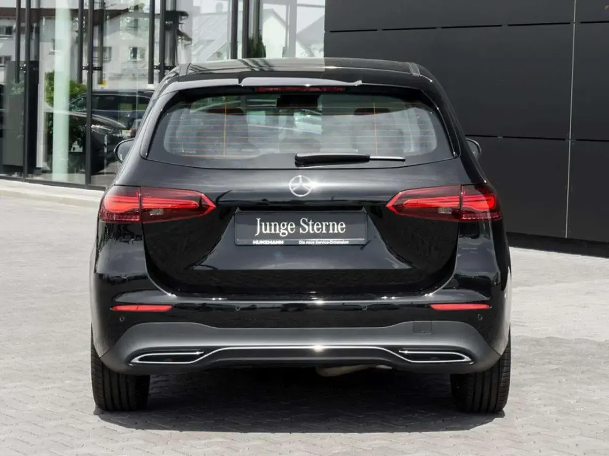 Gebraucht Mercedes B220 Progressive 190 PS (139 kW) 2023 Kosmosschwarz metallic Kleinwagen