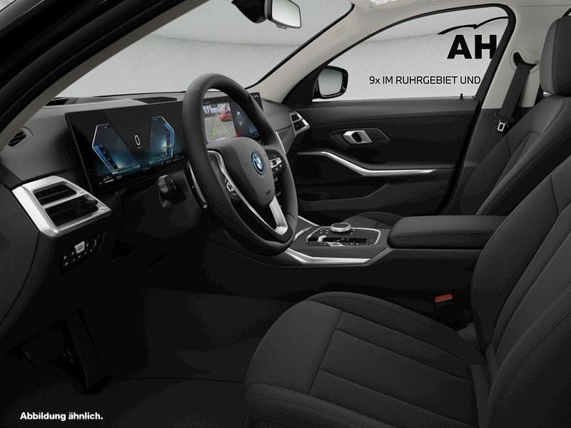 Neu BMW 320e 204 PS (150 kW) 2026 Schwarz Limousine