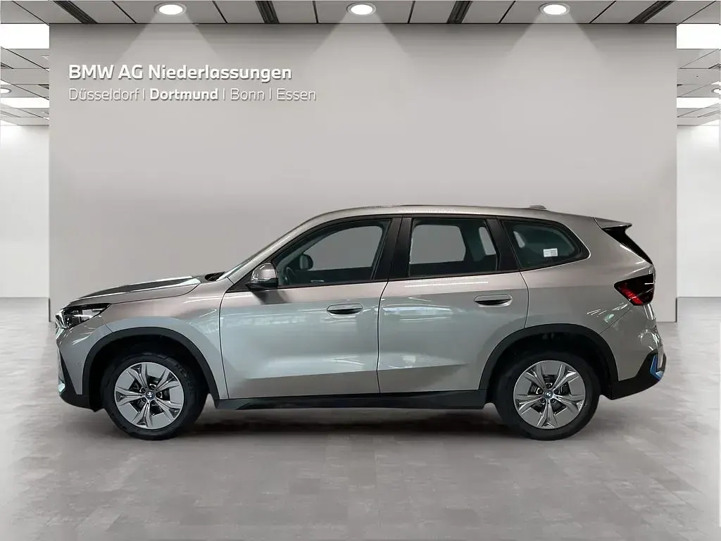 Gebraucht BMW iX1 Performance 200 kW (272 PS) 2023 Silber SUV