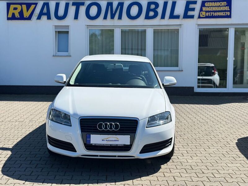 Weiß Gebraucht 2010 Audi A3 Sportback Attraction Limousine | 6.999 € (Fairer Preis) - Bild 1/4