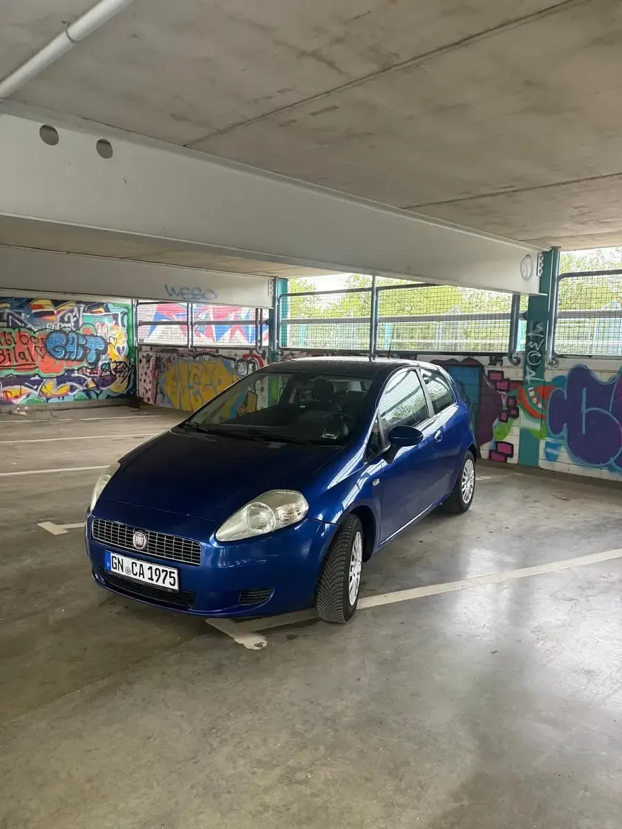 Gebraucht Fiat Punto 77 PS (56 kW) 2009 Blau Kleinwagen