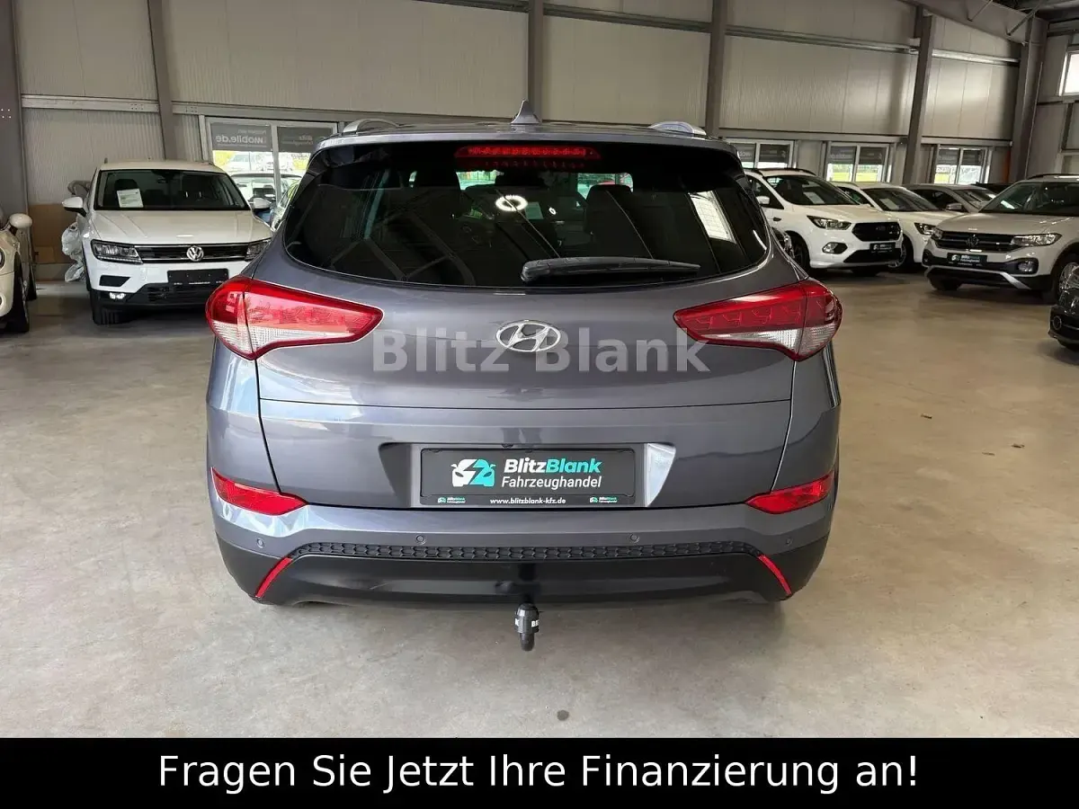 Gebraucht Hyundai Tucson Intro Edition 116 PS (85 kW) 2015 Grau SUV