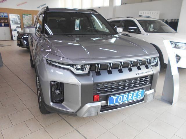 Grau Neu 2025 Ssangyong (KGM) Torres SUV | 28.840 € (Teuer) - Bild 1/4