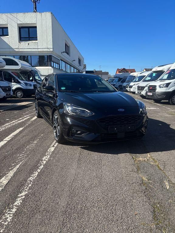 Schwarz Gebraucht 2019 Ford Focus Active Limousine | 16.500 € (Fairer Preis) - Bild 1/4