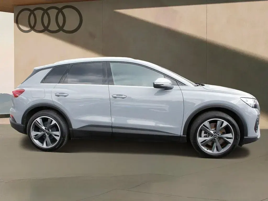 Używany Audi Q4 e-tron Basis 150 kW (204 KM) 2024 Szary SUV