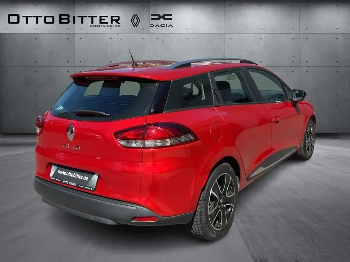 Gebraucht Renault Clio GrandTour Dynamique 120 PS (88 kW) 2014 Dezirrot Kombi