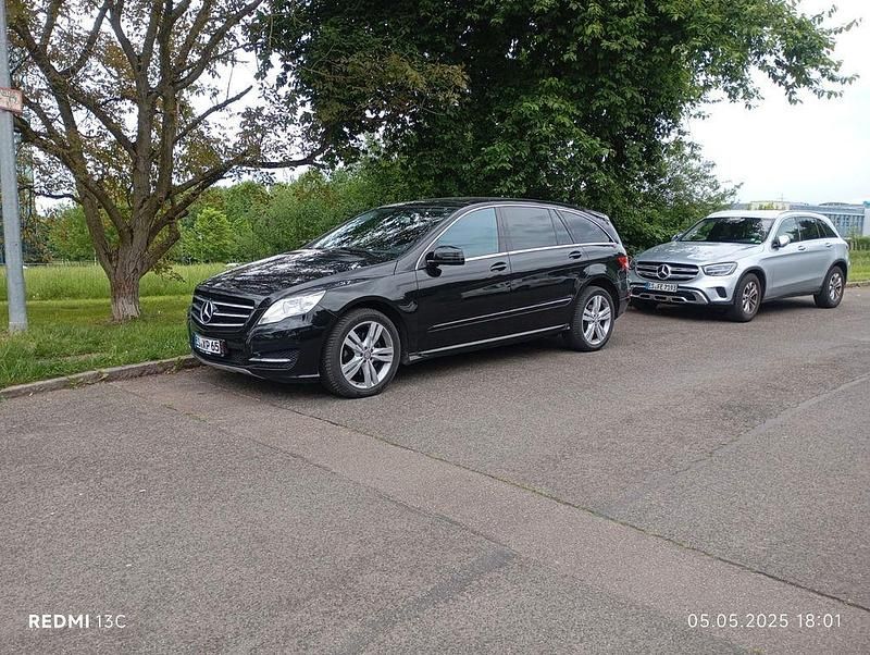 Schwarz Gebraucht 2012 Mercedes R350 Van / Kleinbus | 19.500 € - Bild 1/4