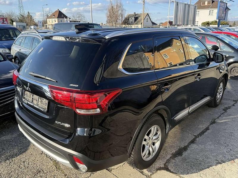 Gebraucht Mitsubishi Outlander Plus 150 PS (110 kW) 2017 Darkblack SUV