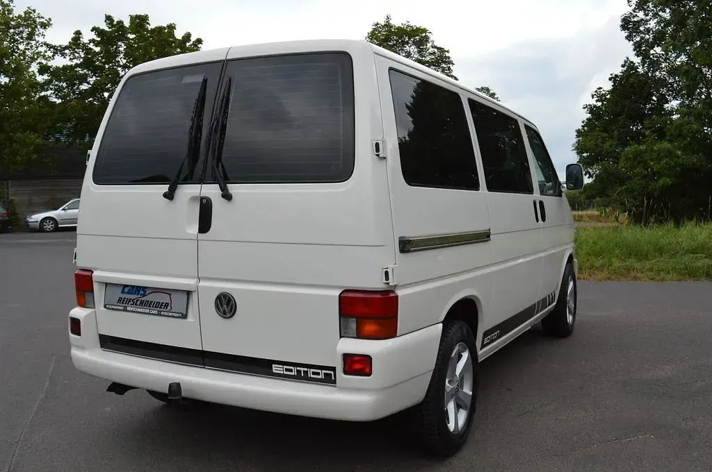 Second-hand VW Caravelle 102 CP (75 kW) 2003 Alb Van