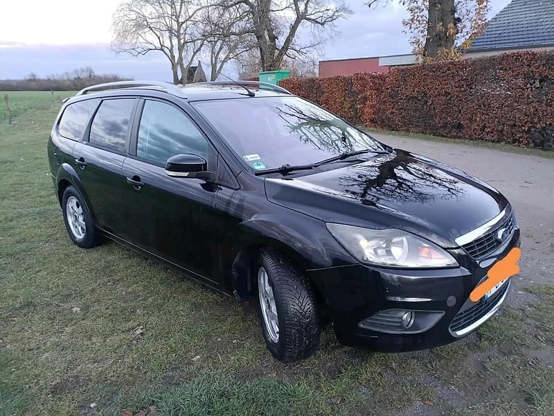 Schwarz Gebraucht 2010 Ford Focus Kombi | 2.150 € (Guter Preis) - Bild 1/4