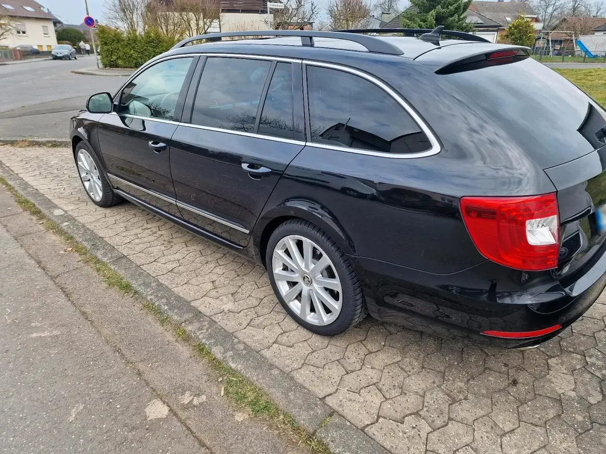 Gebraucht Skoda Superb 260 PS (191 kW) 2014 Schwarz Kombi