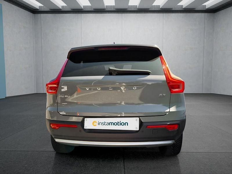 Gebraucht Volvo XC40 Core 163 PS (119 kW) 2024 Grün SUV