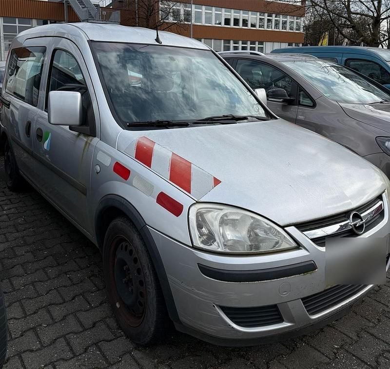 Usado Opel Combo 94 HP (69 kW) 2008 Prateado Monovolume