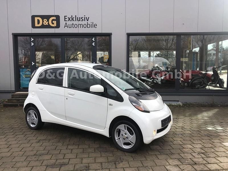 Gebraucht Mitsubishi i-MiEV Basis 49 kW (67 PS) 2015 Weiß Kleinwagen
