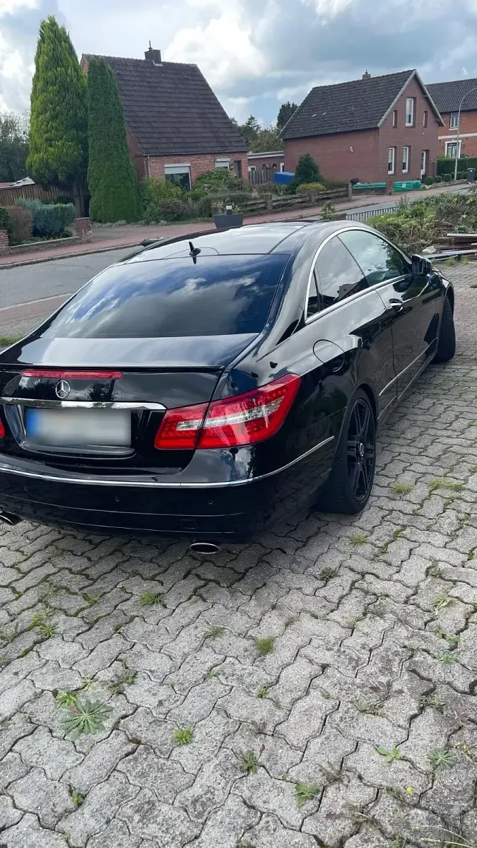 Gebraucht Mercedes E350 231 PS (169 kW) 2009 Schwarz Coupé
