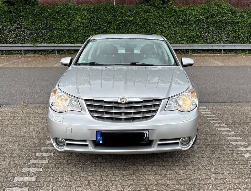Grau Gebraucht 2009 Chrysler Sebring Touring Limousine | 3.299 € - Bild 1/4