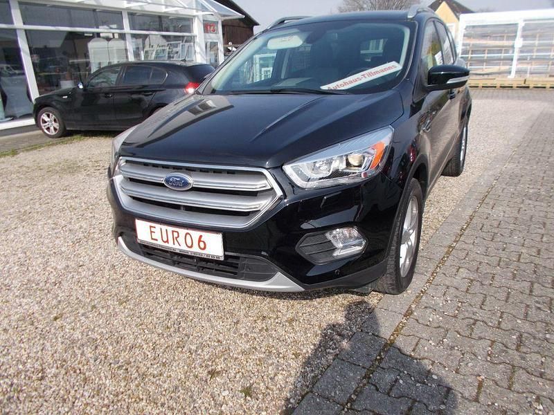 Second-hand Ford Kuga Titanium 150 CP (110 kW) 2017 Gri SUV