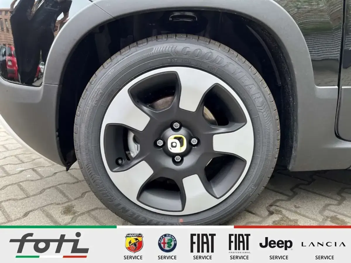 Neu Fiat Panda Cross Cross 65 PS (47 kW) 2026 Cinema schwarz Kleinwagen