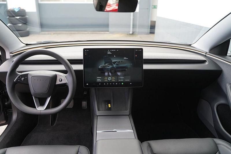 Gebraucht Tesla Model 3 Standard Range 208 kW (283 PS) 2024 Grau Limousine