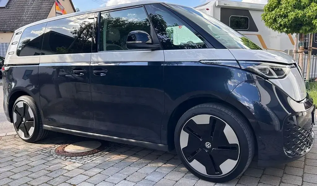 Gebraucht VW ID. Buzz Pro 150 kW (204 PS) 2024 Blau Van / Kleinbus