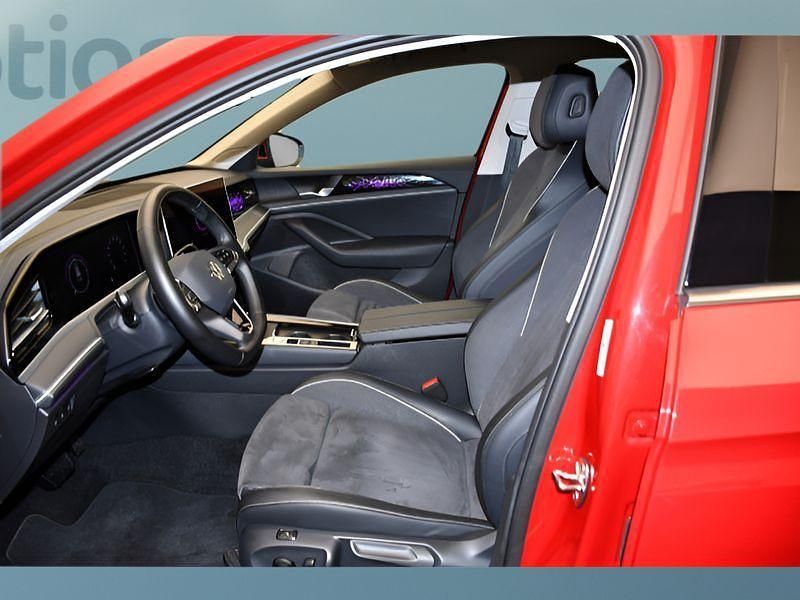 Gebraucht VW Passat 150 PS (110 kW) 2025 Rot Kombi