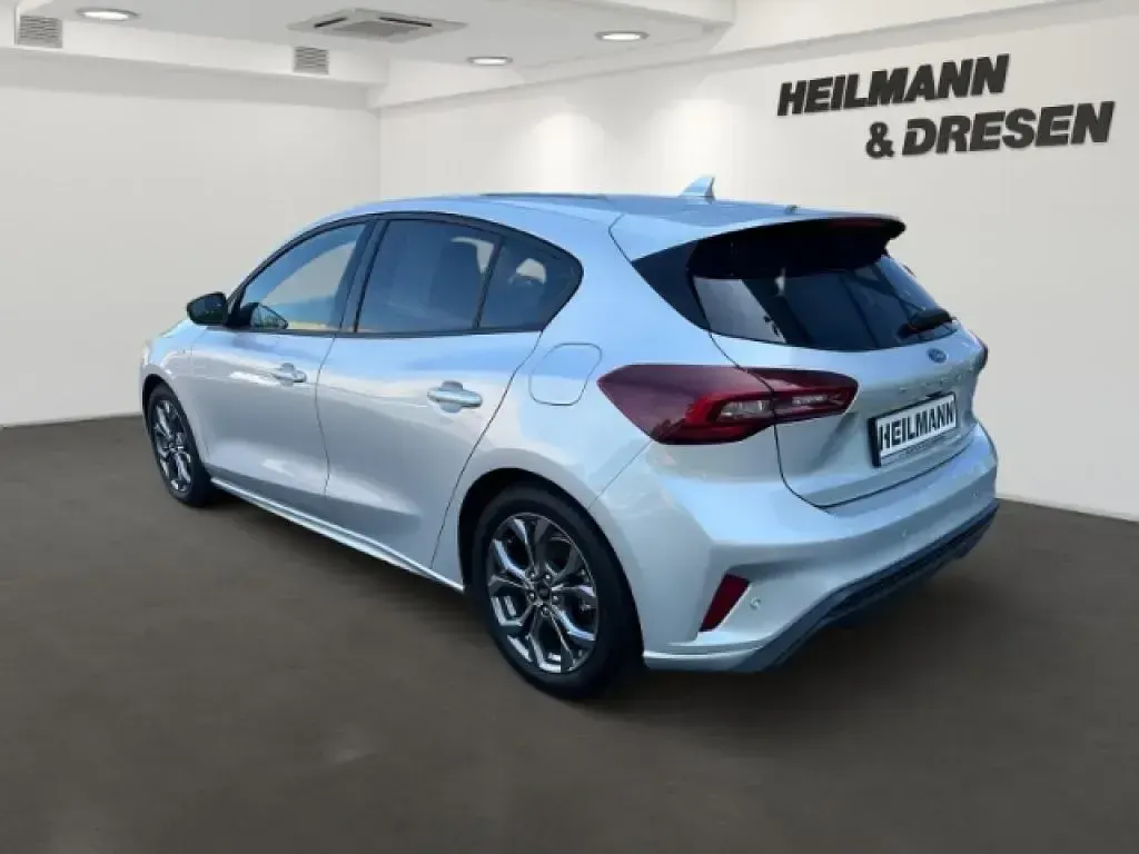 Gebraucht Ford Focus 155 PS (114 kW) 2025 Polarsilber metallic (metallic) Limousine