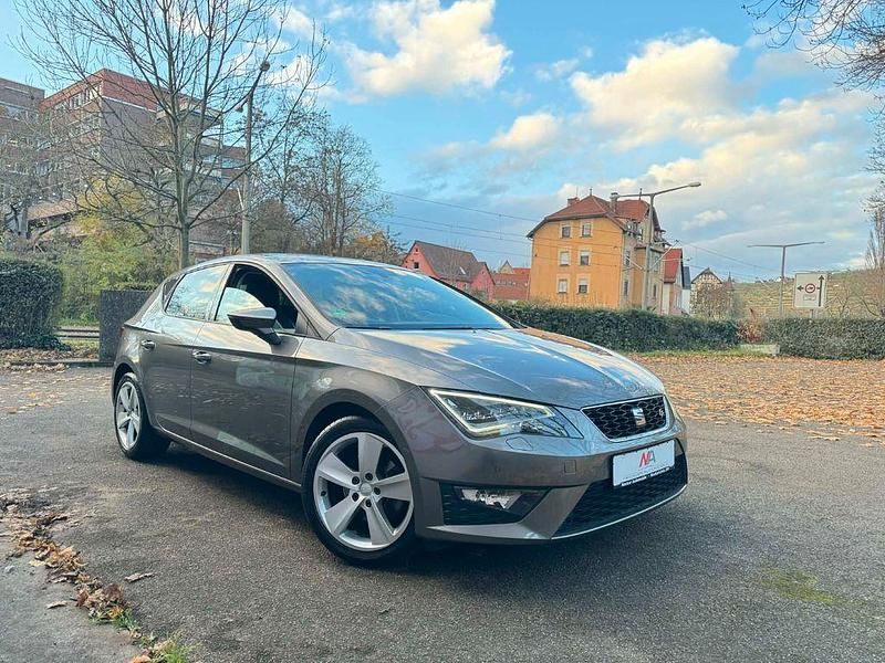 Grau Gebraucht 2014 Seat Leon FR Limousine | 11.500 € (Fairer Preis) - Bild 1/4