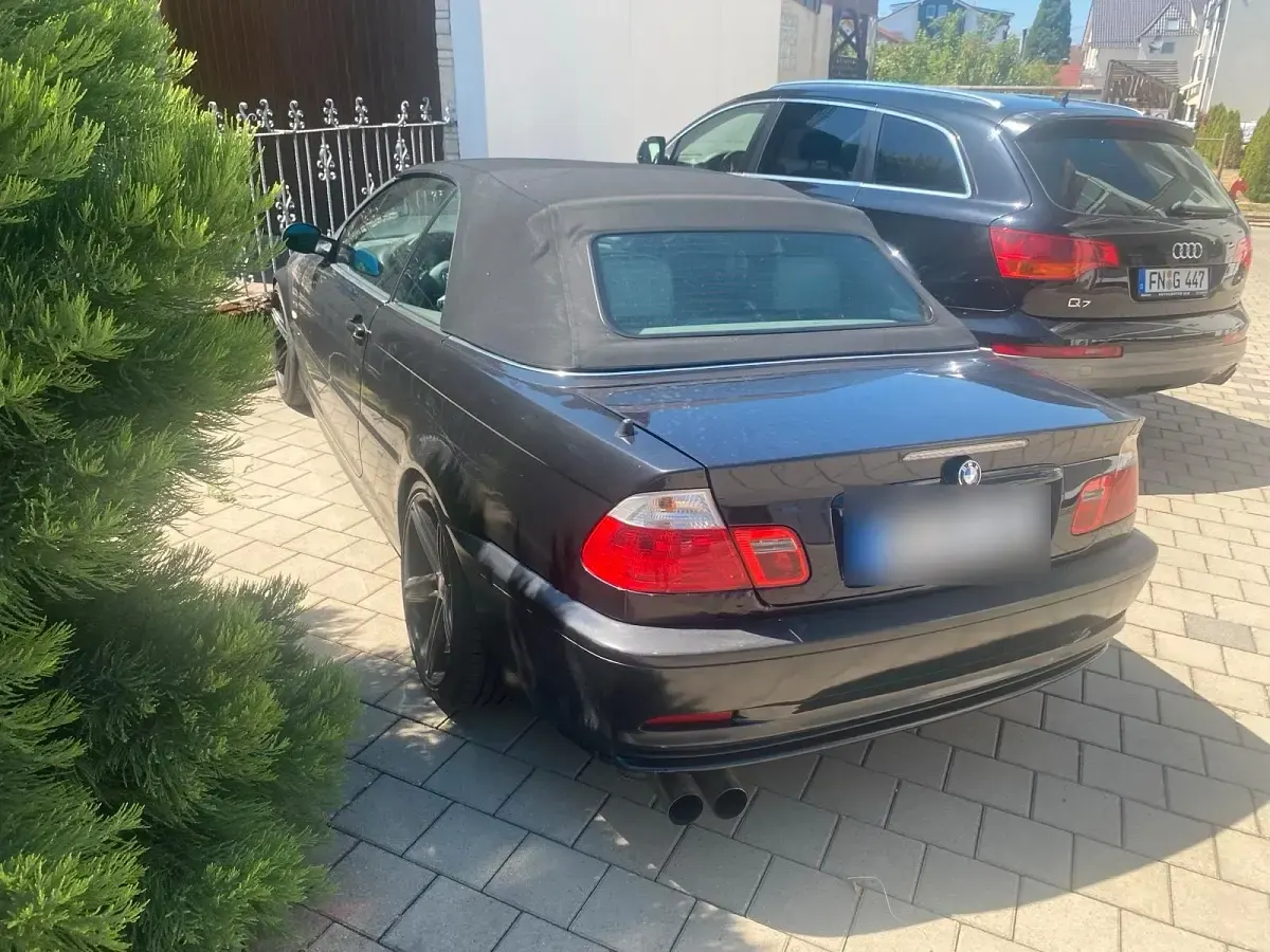 Gebraucht BMW 330 Cabriolet Basis 231 PS (169 kW) 2001 Schwarz Cabrio
