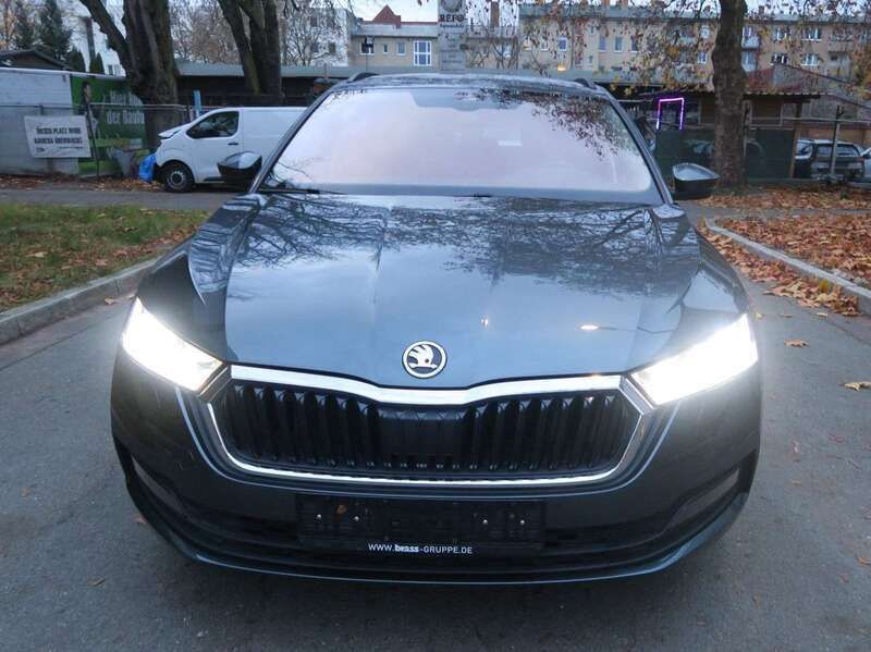Quarzgrau metallic Gebraucht 2021 Skoda Octavia Clever Kombi | 24.999 € (Fairer Preis) - Bild 1/4