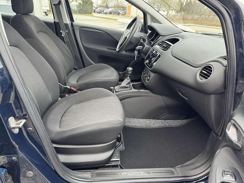 Gebraucht Fiat Punto Mystyle 69 PS (50 kW) 2016 Blau Kleinwagen