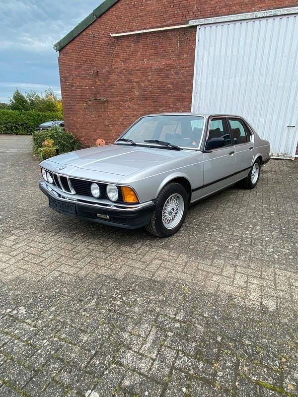 Silber Gebraucht 1984 BMW 735 Limousine | 14.000 € - Bild 1/4