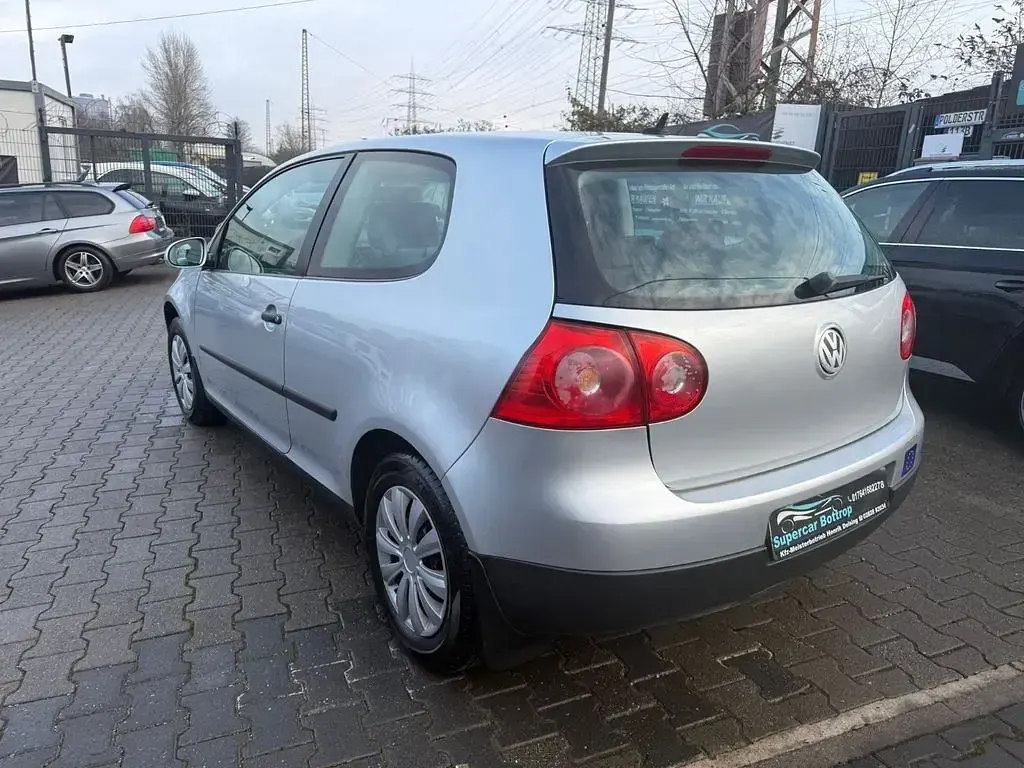 Gebraucht VW Golf V Trendline 105 PS (77 kW) 2004 Silber Kleinwagen