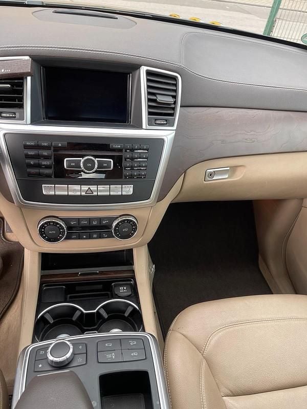 Gebraucht Mercedes GL400 333 PS (244 kW) 2015 Grau SUV