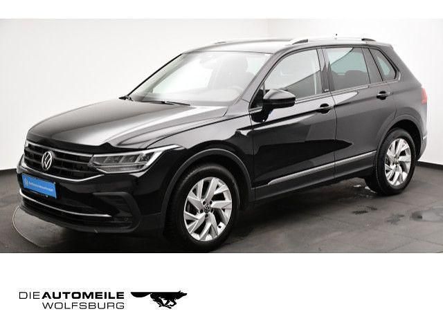 Gebraucht VW Tiguan Active 122 PS (89 kW) 2021 Deep black perleffekt SUV