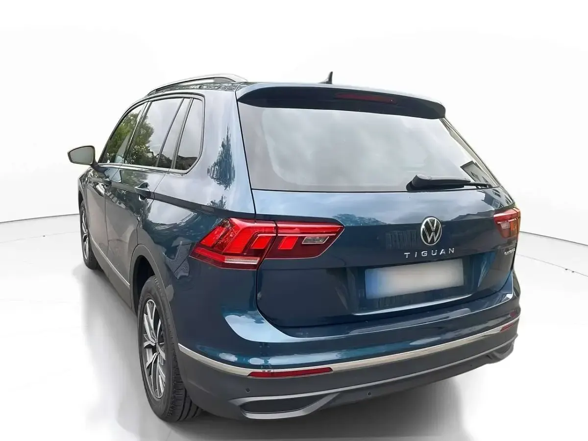 Gebraucht VW Tiguan Life 150 PS (110 kW) 2021 Nightshade blue metallic SUV