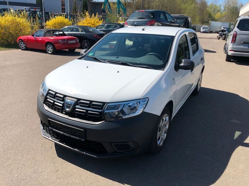 Weiß Gebraucht 2017 Dacia Sandero Essentiel Kleinwagen | 2.499 € (Guter Preis) - Bild 1/4