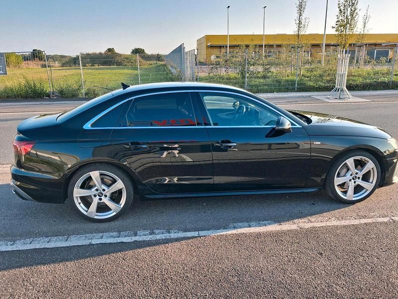 Schwarz Gebraucht 2021 Audi A4 S-Line Limousine | 26.990 € (Guter Preis) - Bild 1/4