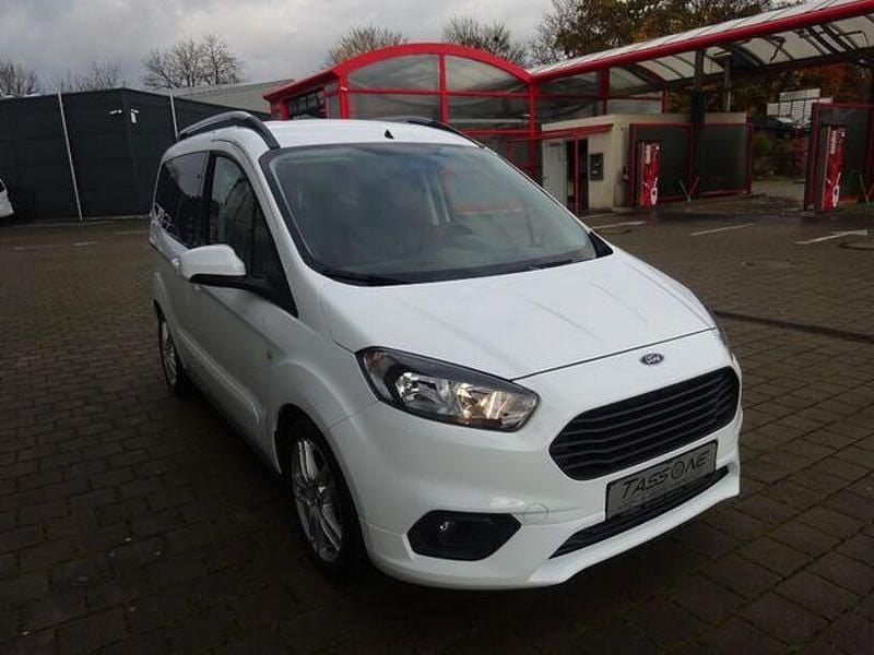 Gebraucht Ford Tourneo Courier Trend 101 PS (74 kW) 2021 Weiß Van / Kleinbus