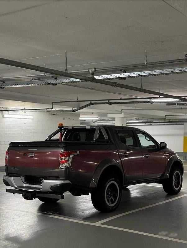 Gebraucht Mitsubishi L200 Top 171 PS (125 kW) 2016 Braun Pickup