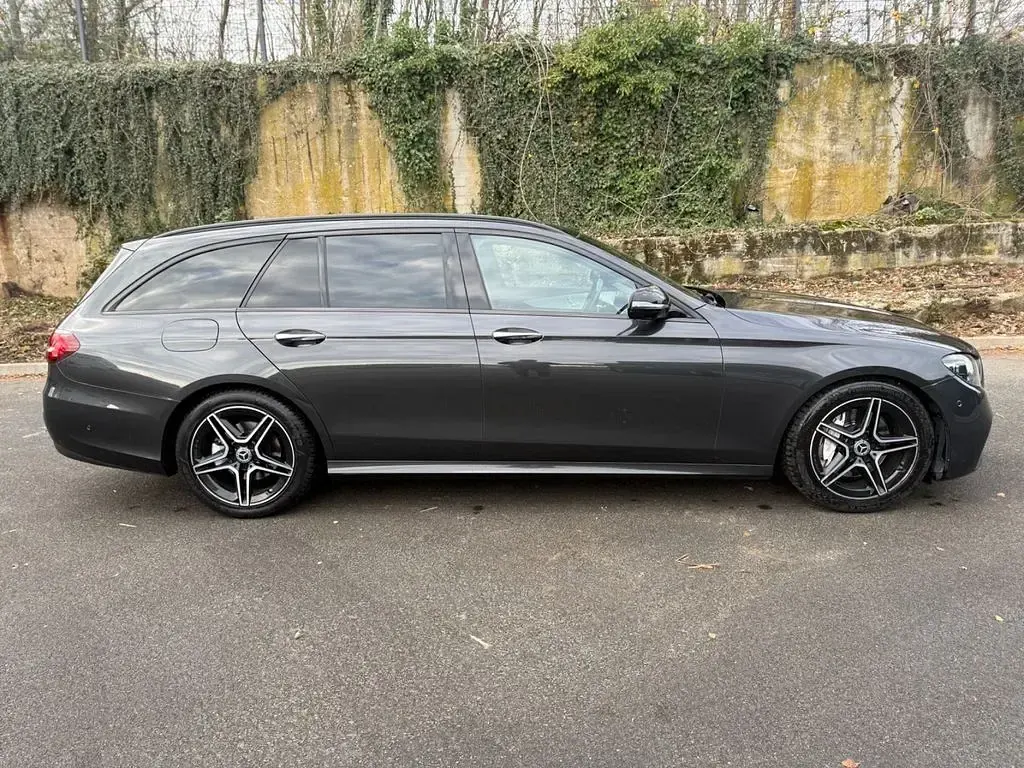 Second-hand Mercedes E200 160 CP (117 kW) 2020 Negru Berlinǎ