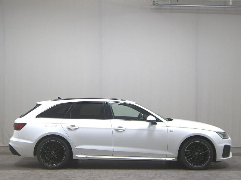 Weiss Gebraucht 2022 Audi A4 S-Line Kombi | 28.980 € (Guter Preis) - Bild 1/4
