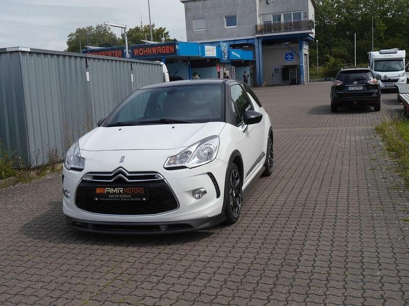 Schwarz Gebraucht 2011 Citroën DS3 So Chic Coupé | 6.690 € (Fairer Preis) - Bild 1/4